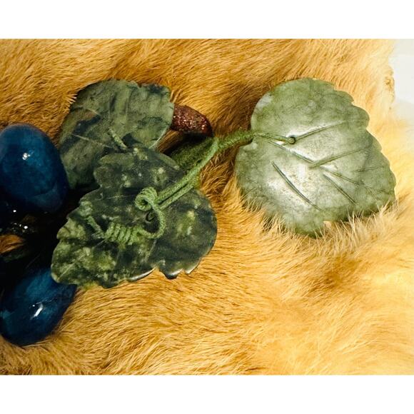 Vintage MCM Blue Stone? Decorative Grape Cluster With Green Jade Leaves - Picture 2 of 4